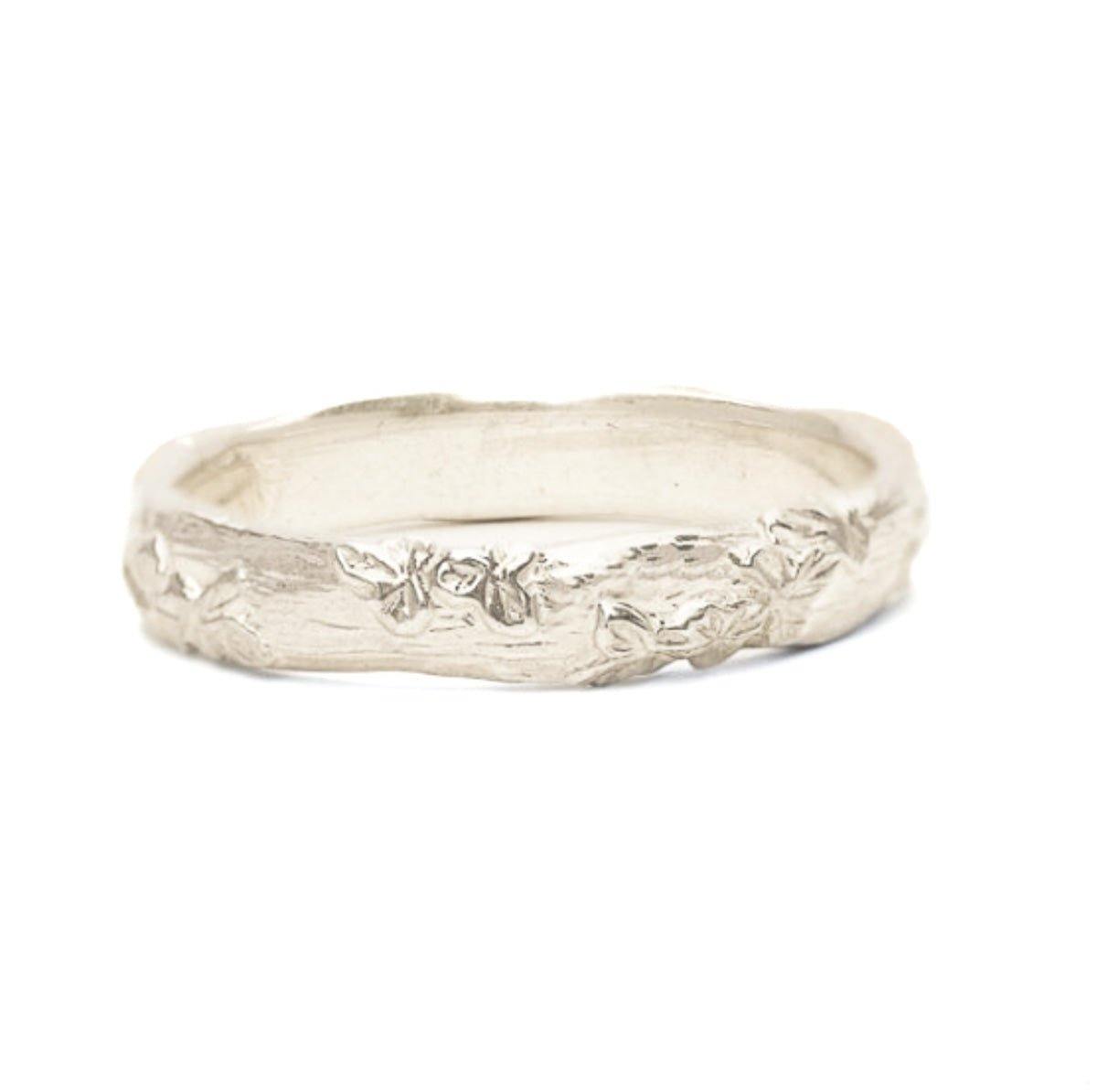Wedding Ring With Leaves 