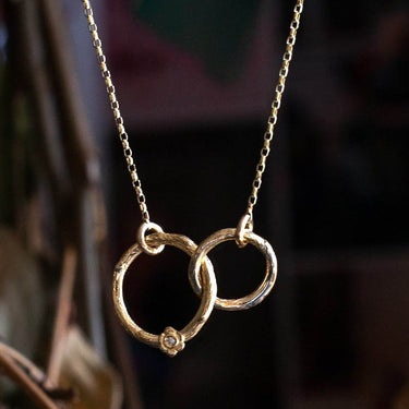 Interlocking Circle gold Necklace