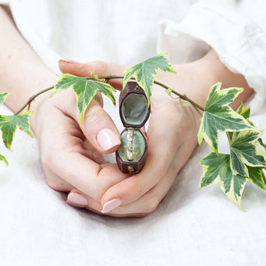Wedding Ring With Leaves 