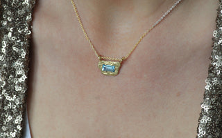 9ct Gold Blue Topaz Necklace