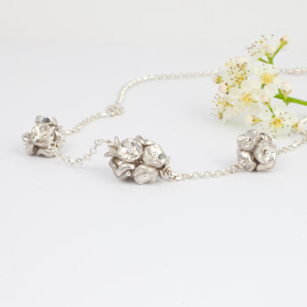 Flower cluster necklace 