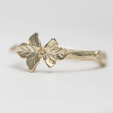 Double leaf ring with ivy leaves 