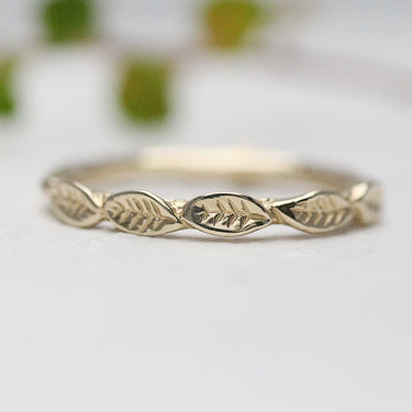 Laurel Leaf Wedding Band 18ct Gold 