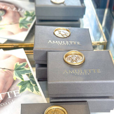 Grey jewellery box Amulette 